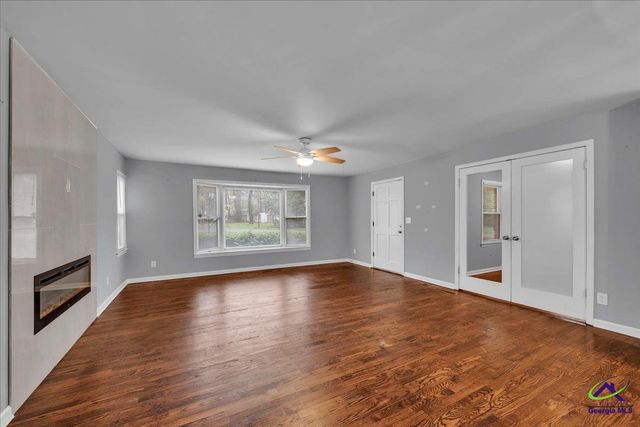 106 Edna Place, Warner Robins, GA 31093