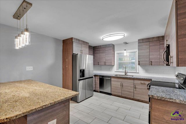 106 Edna Place, Warner Robins, GA 31093