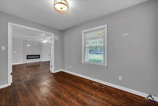 106 Edna Place, Warner Robins, GA 31093