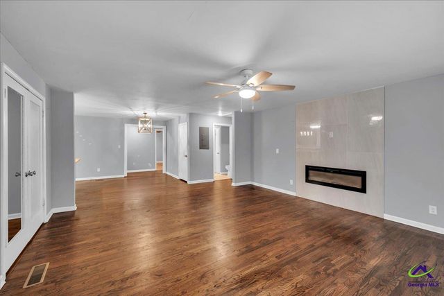 106 Edna Place, Warner Robins, GA 31093