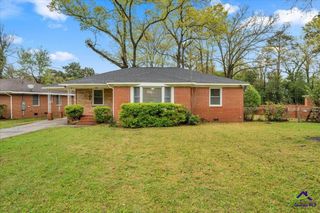 106 Edna Place, Warner Robins, GA 31093