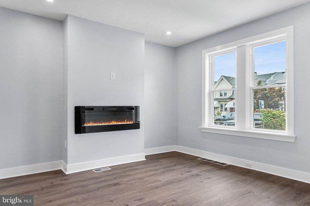 9 MAPLE ST, MARCUS HOOK, PA 19061 — photo 4