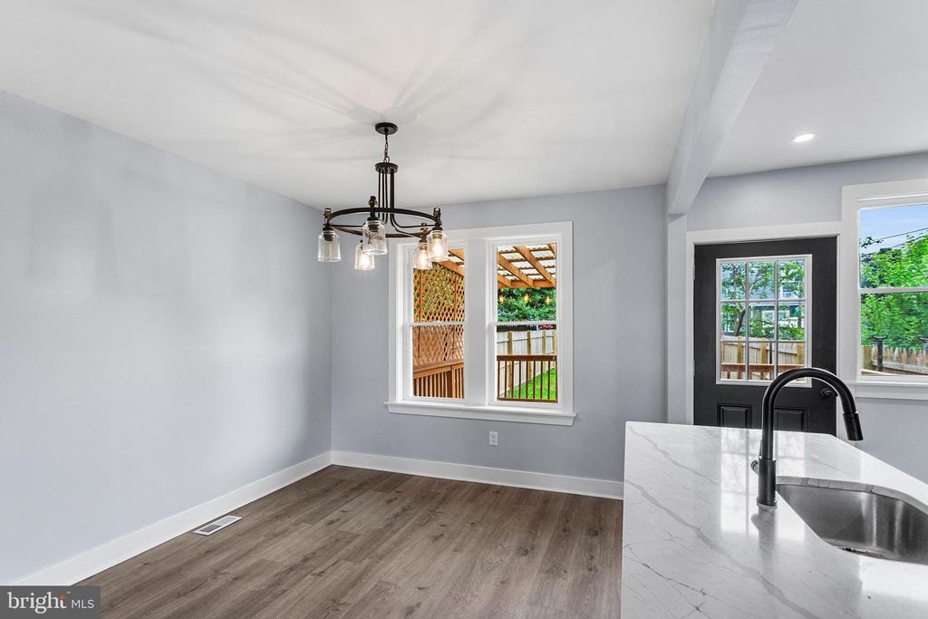 9 MAPLE ST, MARCUS HOOK, PA 19061 — photo 5