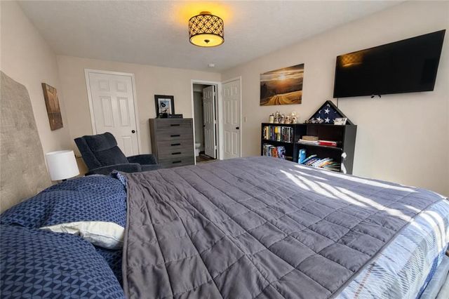 12722 W 110th Terrace, Overland Park, KS 66210