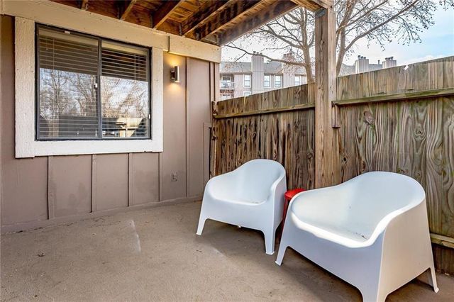 12722 W 110th Terrace, Overland Park, KS 66210