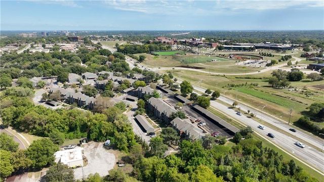 12722 W 110th Terrace, Overland Park, KS 66210