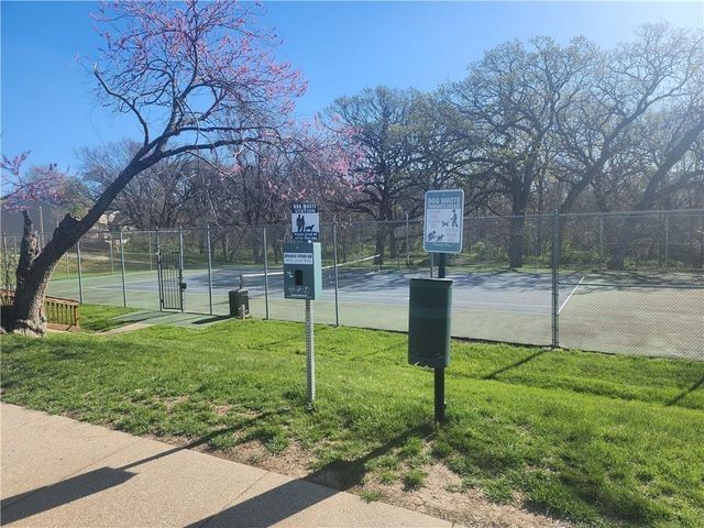 12722 W 110th Terrace, Overland Park, KS 66210