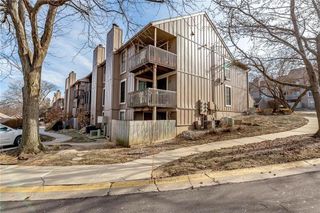 12722 W 110th Terrace, Overland Park, KS 66210