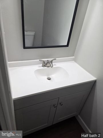 1016 SABER LN, Herndon, VA 20170