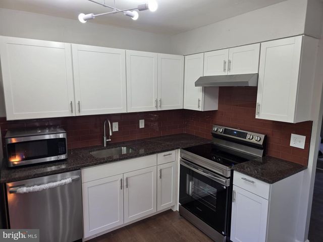1016 SABER LN, Herndon, VA 20170