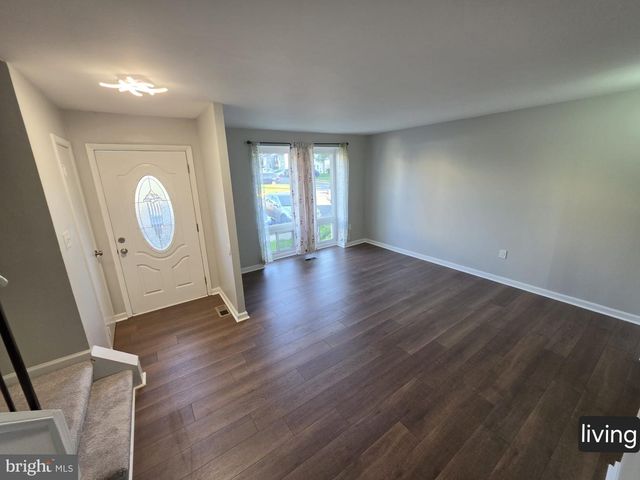 1016 SABER LN, Herndon, VA 20170