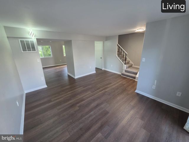 1016 SABER LN, Herndon, VA 20170