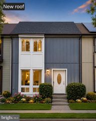 1016 SABER LN, Herndon, VA 20170