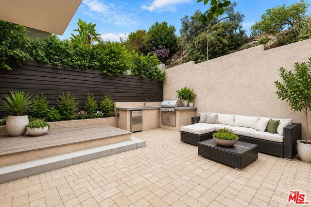 6749 Gill Way, Los Angeles, CA 90068