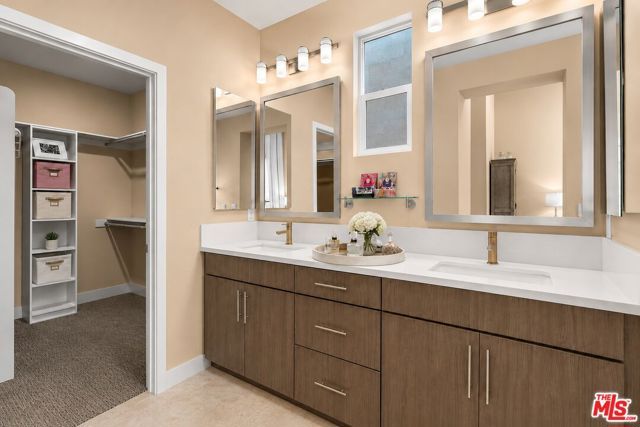 6749 Gill Way, Los Angeles, CA 90068