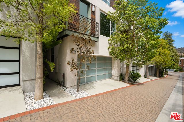 6749 Gill Way, Los Angeles, CA 90068