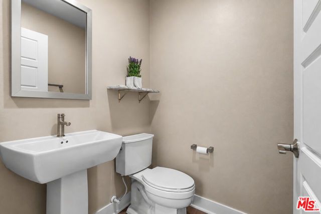 6749 Gill Way, Los Angeles, CA 90068