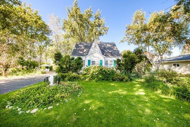 3285 Fiebrantz DRIVE, Brookfield, WI 53005