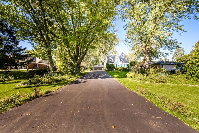 3285 Fiebrantz DRIVE, Brookfield, WI 53005