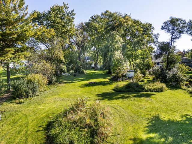 3285 Fiebrantz DRIVE, Brookfield, WI 53005
