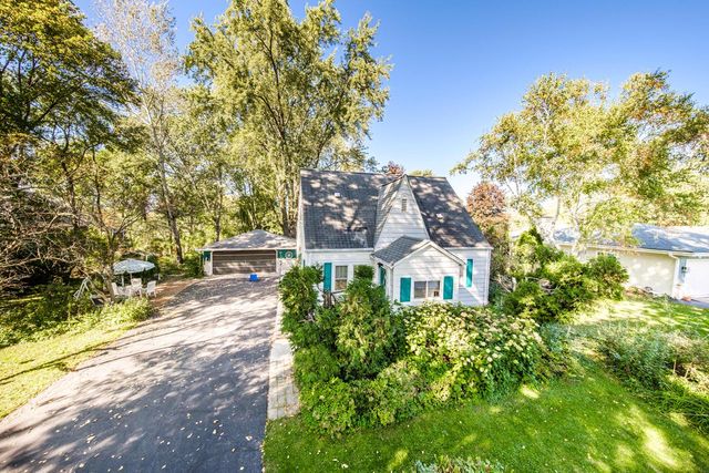 3285 Fiebrantz DRIVE, Brookfield, WI 53005