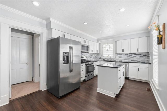 1708 AVENUE L, Council Bluffs, IA 51501