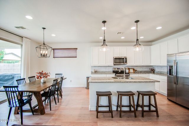 9540 E Travertine Avenue, Mesa, AZ 85212