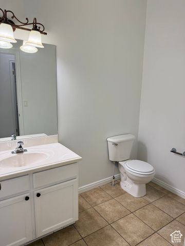 1453 S 400 E, Kaysville, UT 84037
