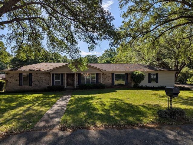 125 Fayette Circle, Saraland, AL 36571