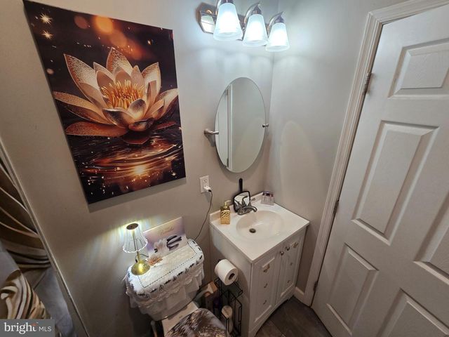 5402 W THOMPSON ST, Philadelphia, PA 19131