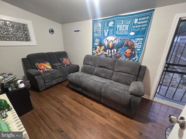 5402 W THOMPSON ST, Philadelphia, PA 19131