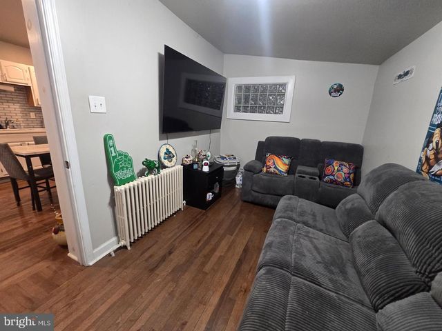 5402 W THOMPSON ST, Philadelphia, PA 19131