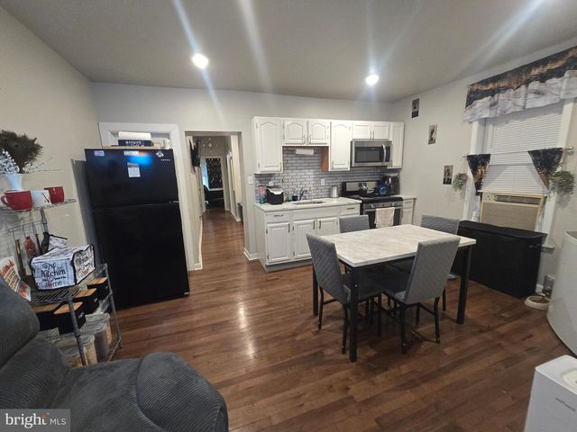 5402 W THOMPSON ST, Philadelphia, PA 19131