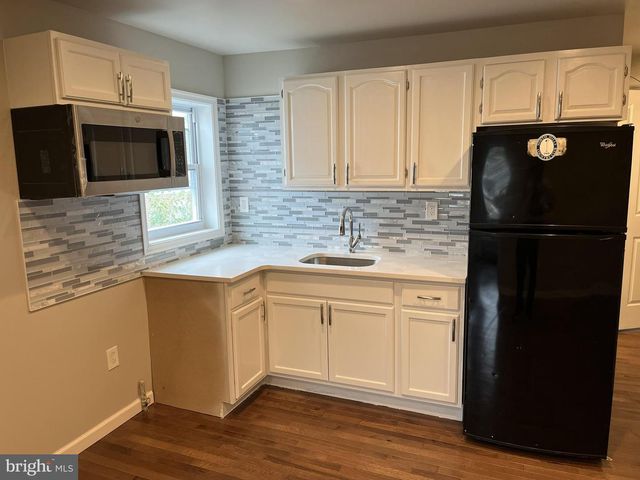 5402 W THOMPSON ST, Philadelphia, PA 19131