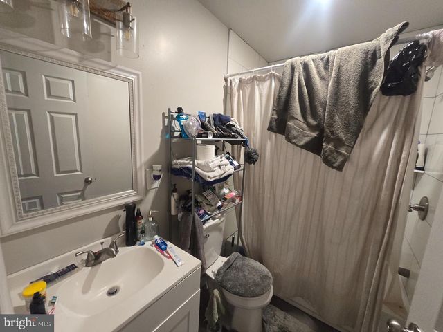 5402 W THOMPSON ST, Philadelphia, PA 19131