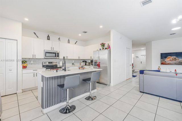 11907 SW 247th Ter, Homestead, FL 33032