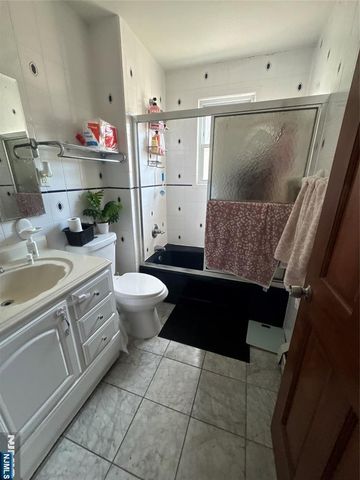 25 Burgess Place, Passaic, NJ 07055