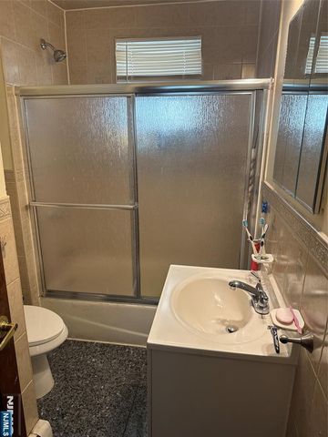 25 Burgess Place, Passaic, NJ 07055