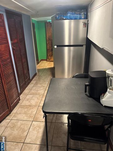 25 Burgess Place, Passaic, NJ 07055