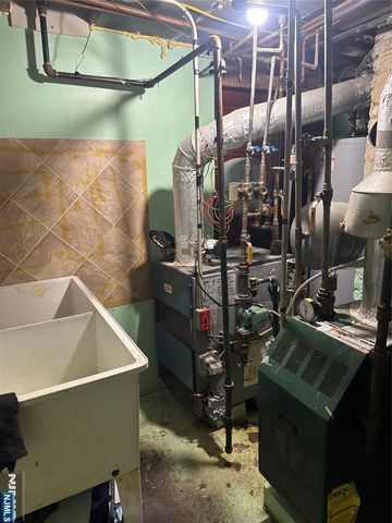 25 Burgess Place, Passaic, NJ 07055