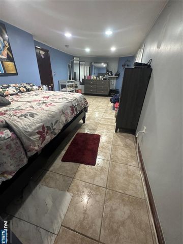 25 Burgess Place, Passaic, NJ 07055