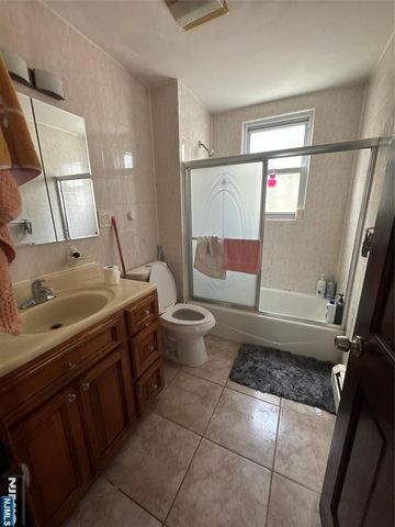 25 Burgess Place, Passaic, NJ 07055