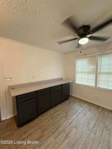 4206 Dover Rd, Louisville, KY 40216