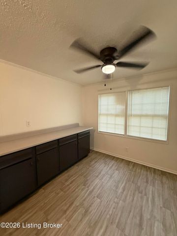 4206 Dover Rd, Louisville, KY 40216