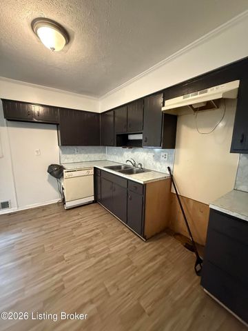 4206 Dover Rd, Louisville, KY 40216