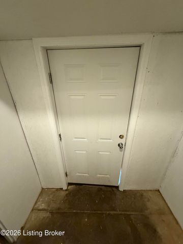 4206 Dover Rd, Louisville, KY 40216