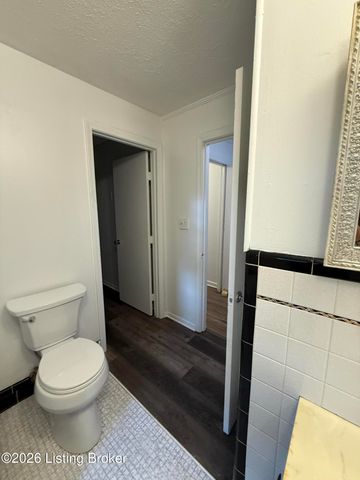 4206 Dover Rd, Louisville, KY 40216