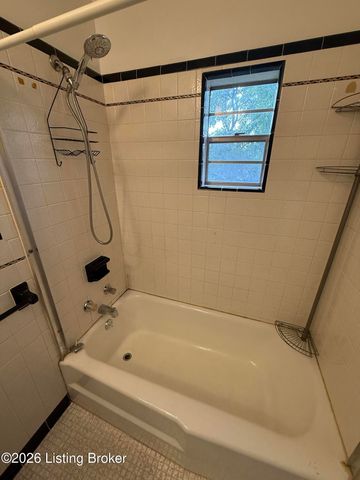 4206 Dover Rd, Louisville, KY 40216