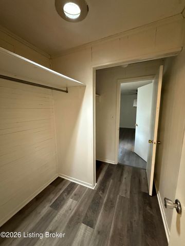 4206 Dover Rd, Louisville, KY 40216