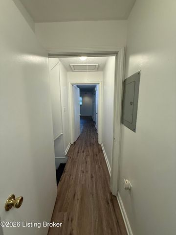 4206 Dover Rd, Louisville, KY 40216